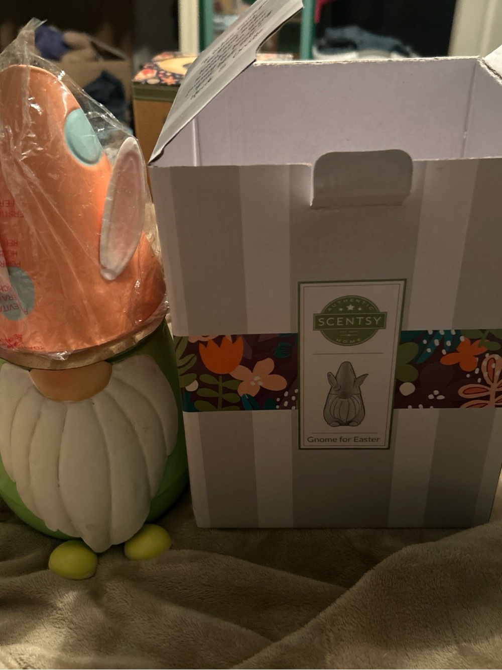 Scentsy Gnome Warmer in Orange, Green & White